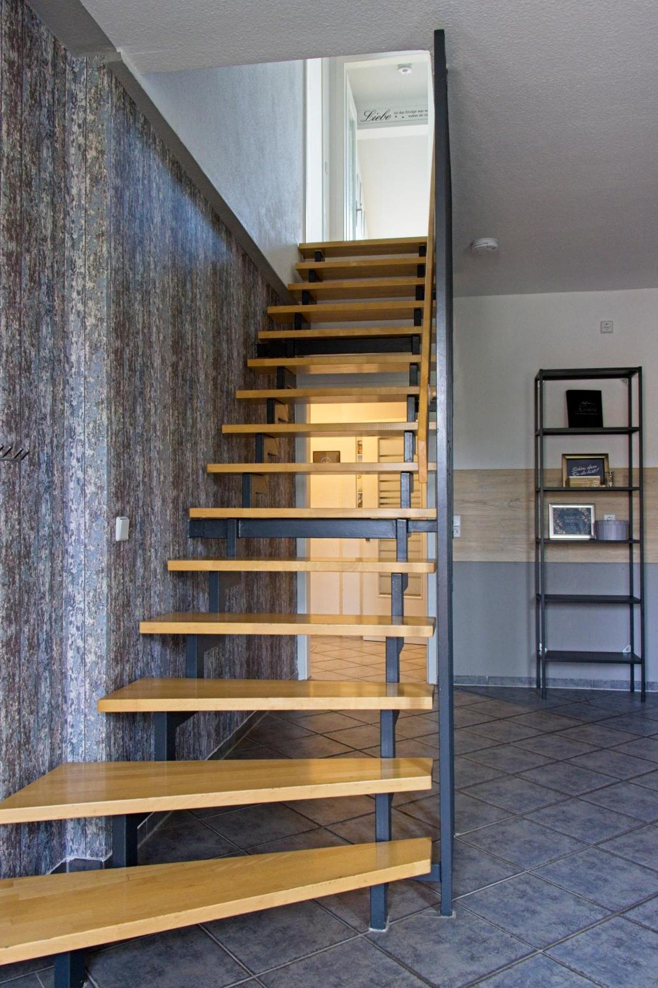Neustadt-Aussicht - Grosse Wohnung Mit Balkon Dresden Eksteriør billede